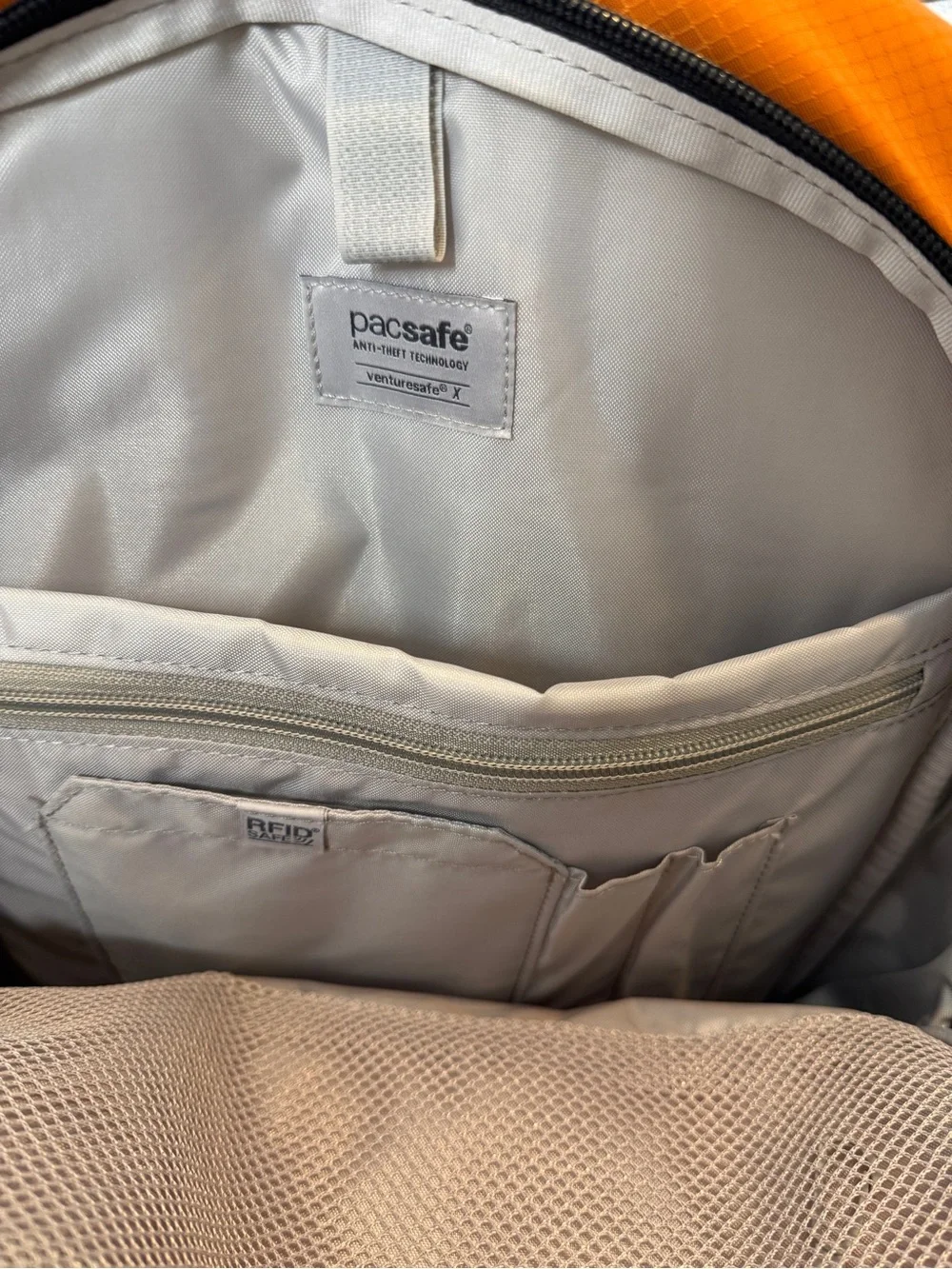 Pacsafe Venturesafe X18 Burnt Orange 8L Backpack